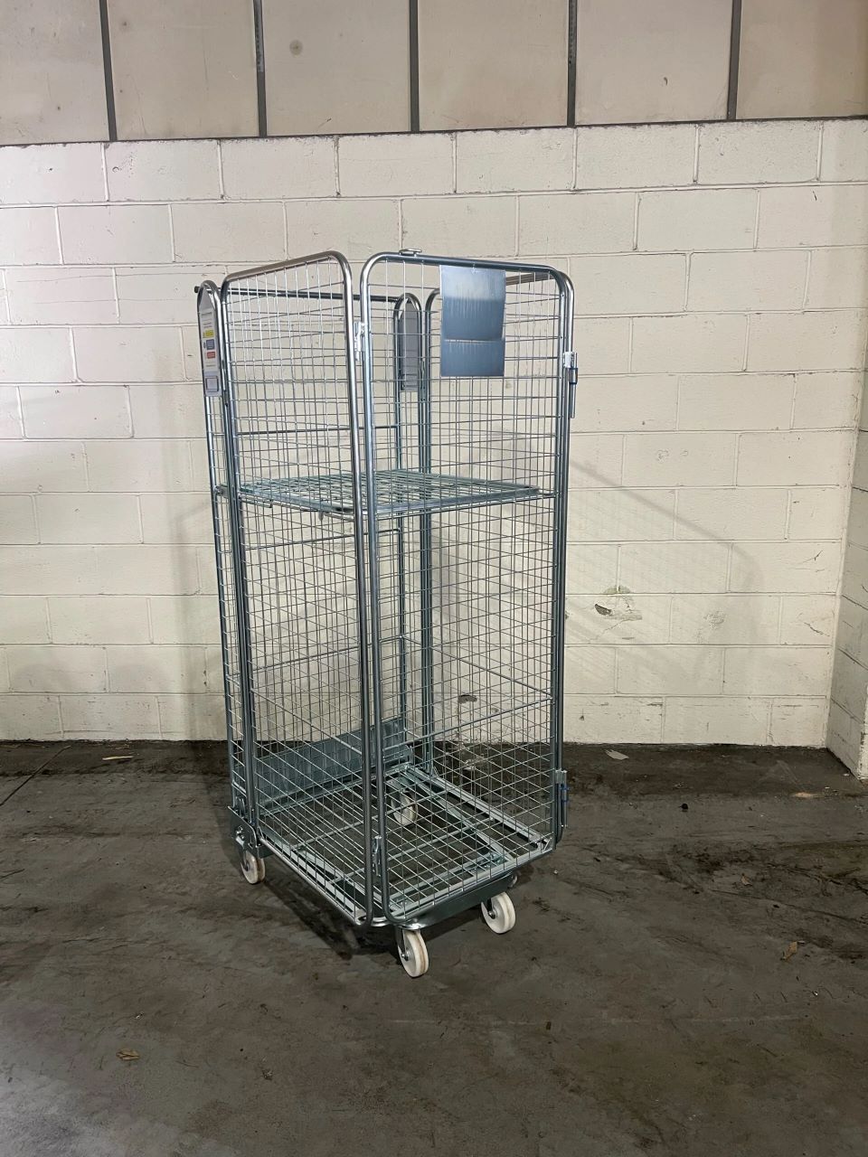 New products at used prices: Surplus Stocks of 4 sided A-Frame roll pallets at the best prices